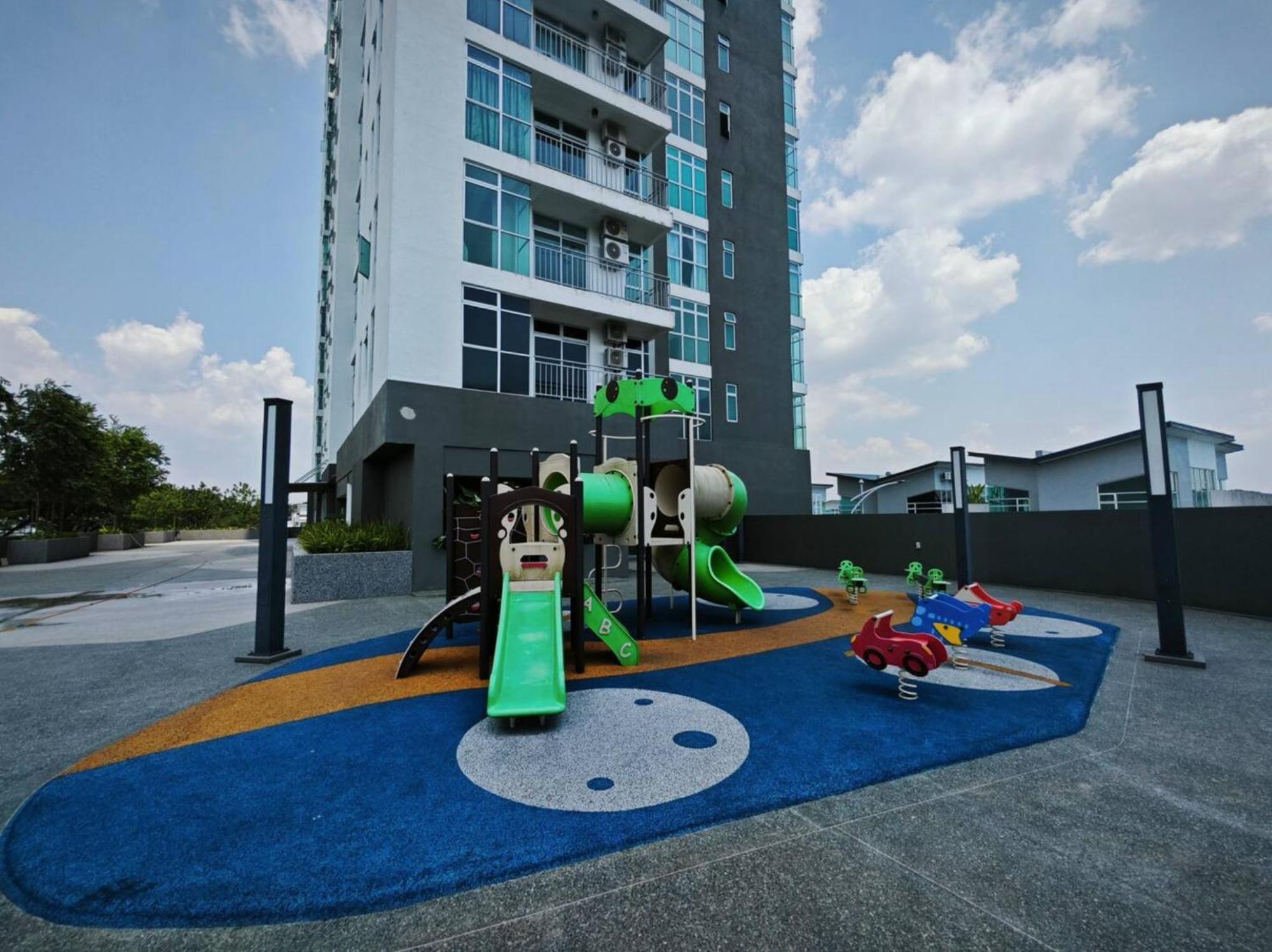 D'lagoon Austin By Ihhomes * Kempas